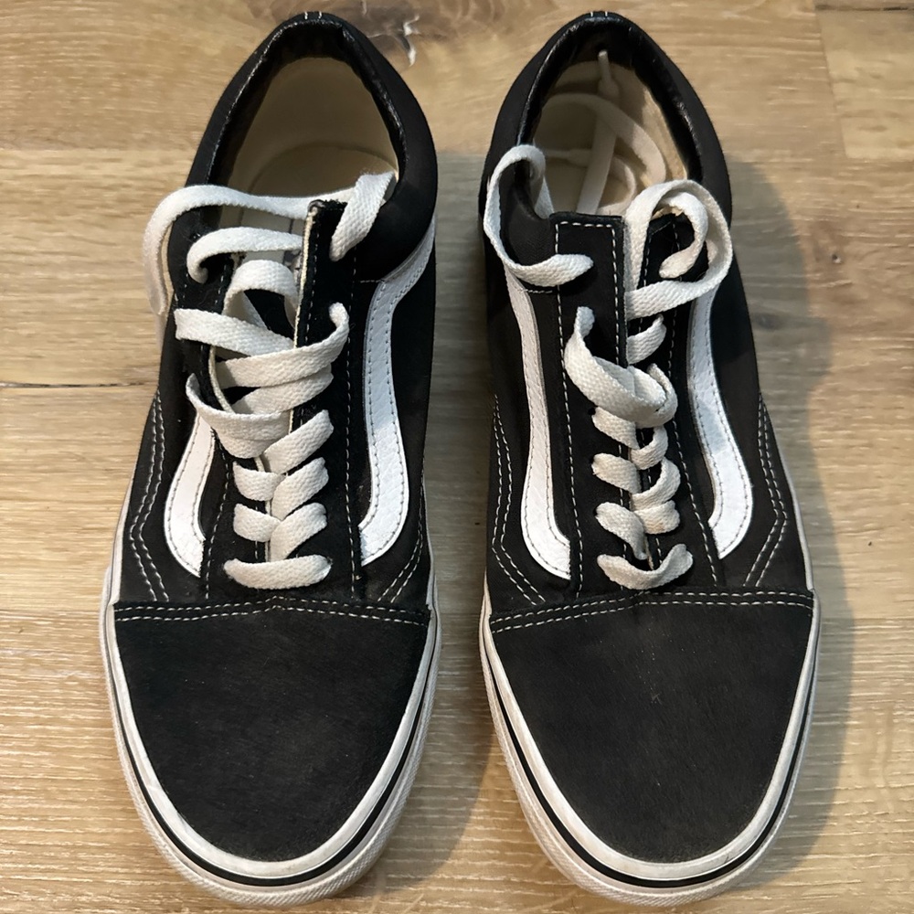Vans Old Skool Black and White Sneakers Classic Design